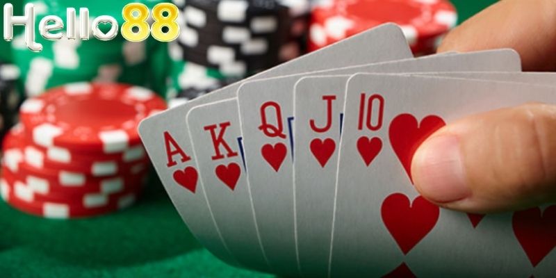 Baccarat là trò có nhịp độ chơi nhanh tại game bài HELLO88